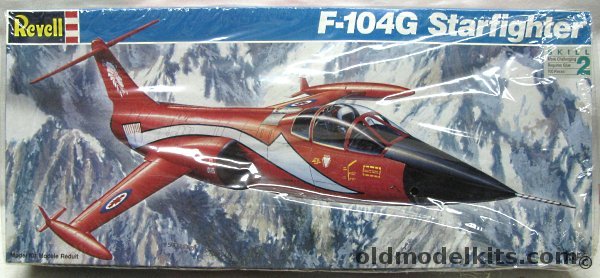 Revell 1/32 Lockheed CF-104 / F-104G Starfighter - 25 Anniversry CF-104 421st Squadron RCAF Royal Canadian Air Force, 4731 plastic model kit